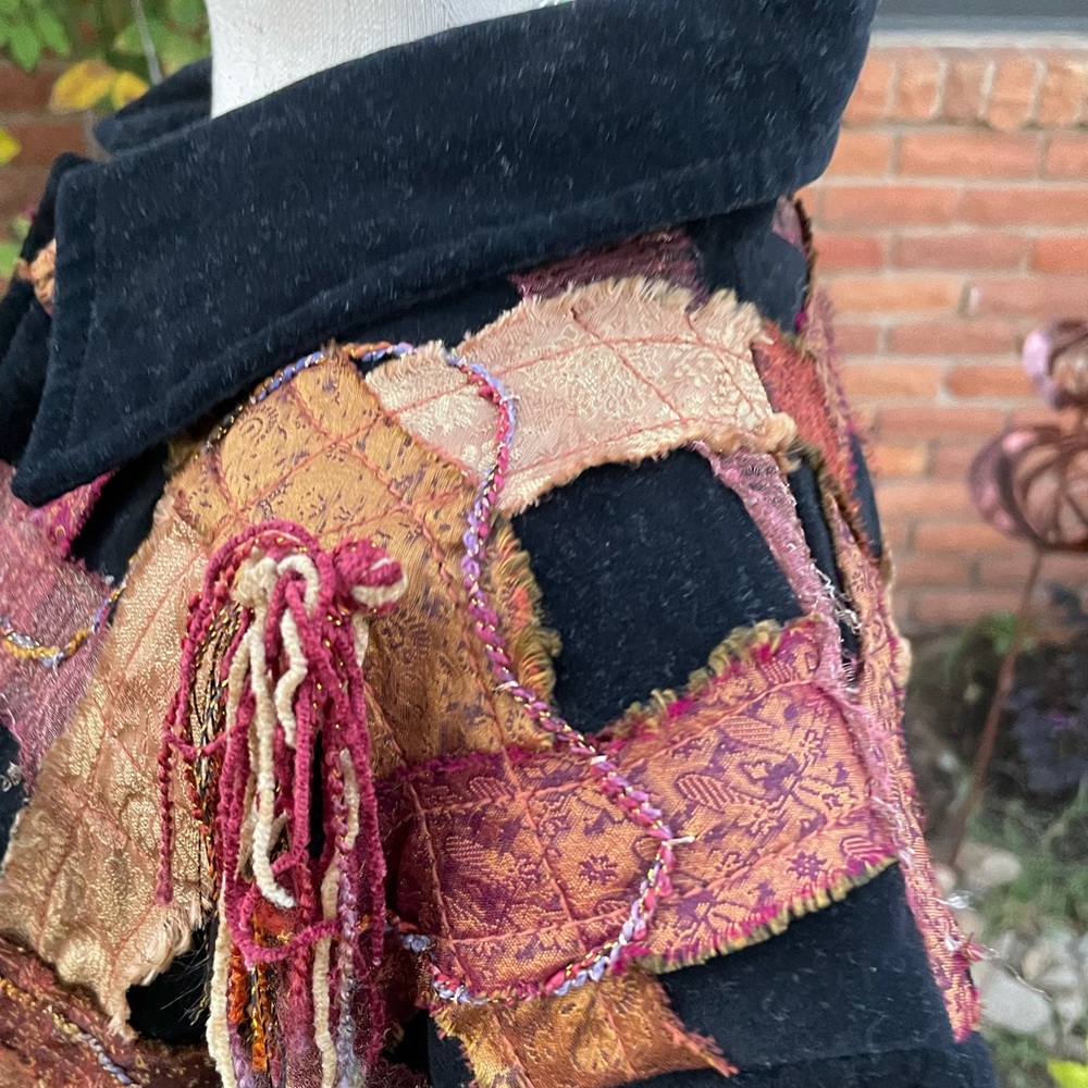 Yak Magik ~ Medium ~ Vtg ~ Black/Gold • Velvet ~ Silk Ribbons/ Fringe ~ Jacket - Picture 13 of 14